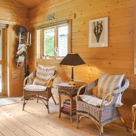 Dom wakacyjny 2 Bedroom Cozy In
