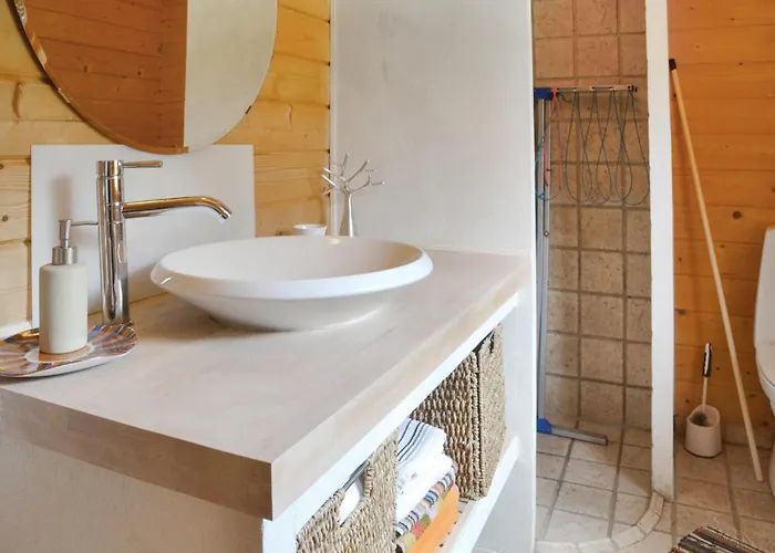 2 Bedroom Cozy In * Hovborg