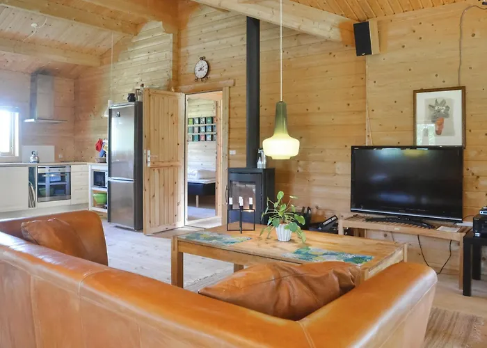 2 Bedroom Cozy In Holiday home